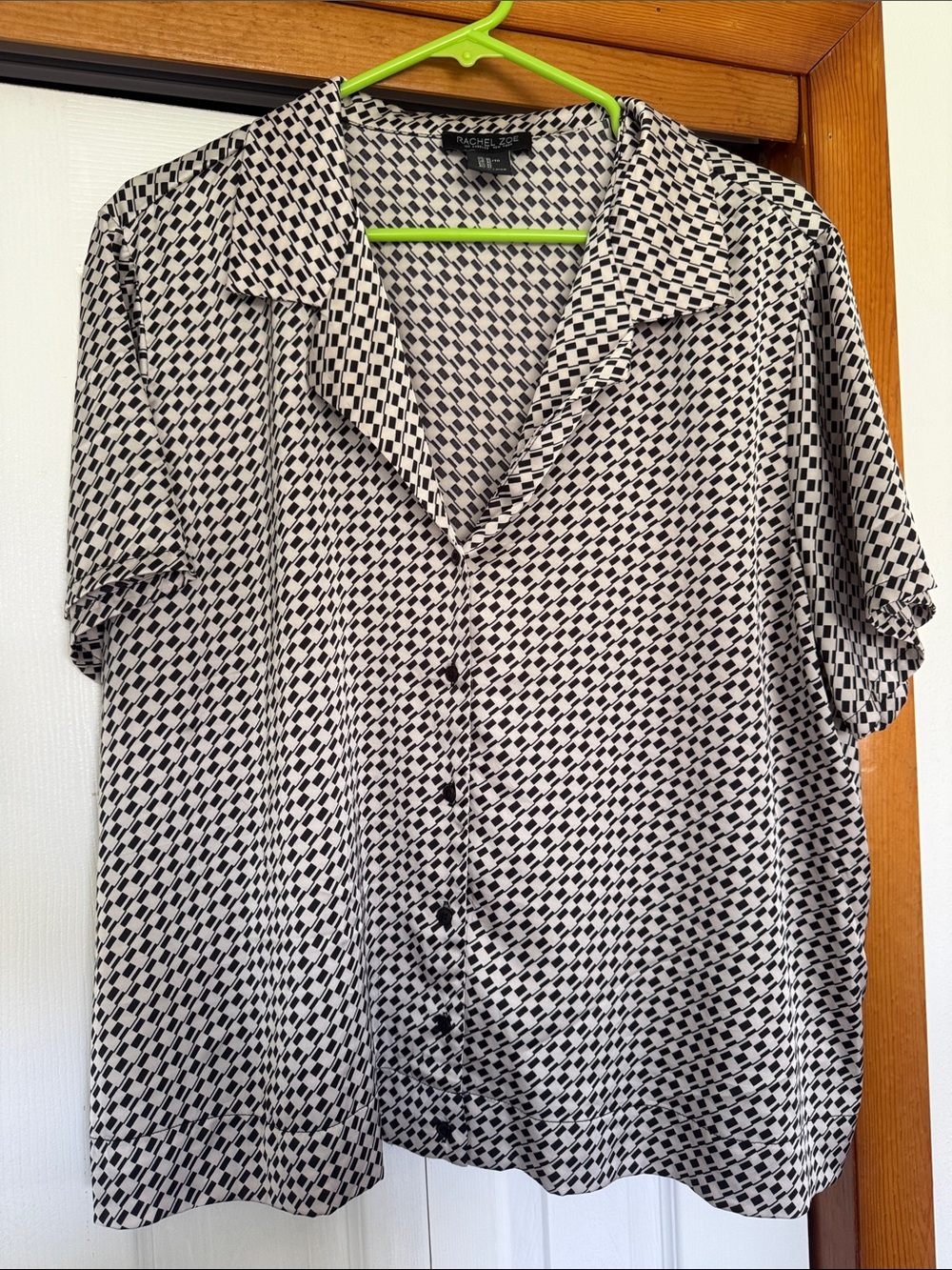 RACHEL Rachel Roy Black and White Geometric Short-Sleeve Button-Down Shirt
